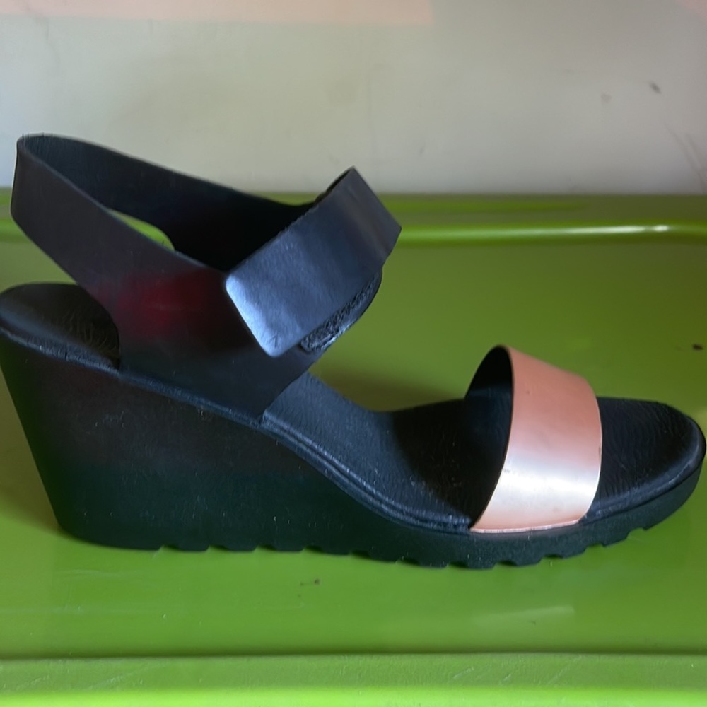 Ecco Black And Gold Wedges